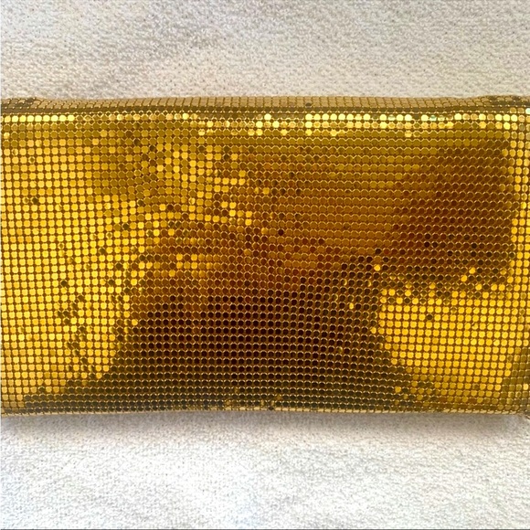 FULL SEQUIN GOLD CLUTCH/SLING BAG. Beautiful gold purse. With gold chain sling. - Picture 3 of 3